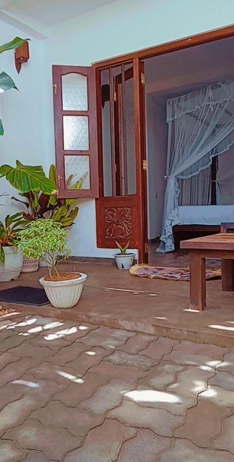 Shady Edge Hotel Unawatuna Exterior foto