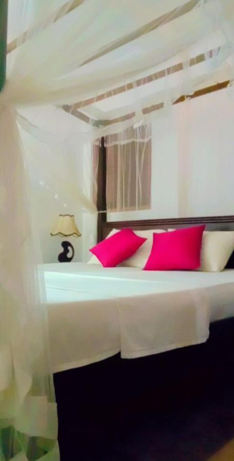 Shady Edge Hotel Unawatuna Exterior foto